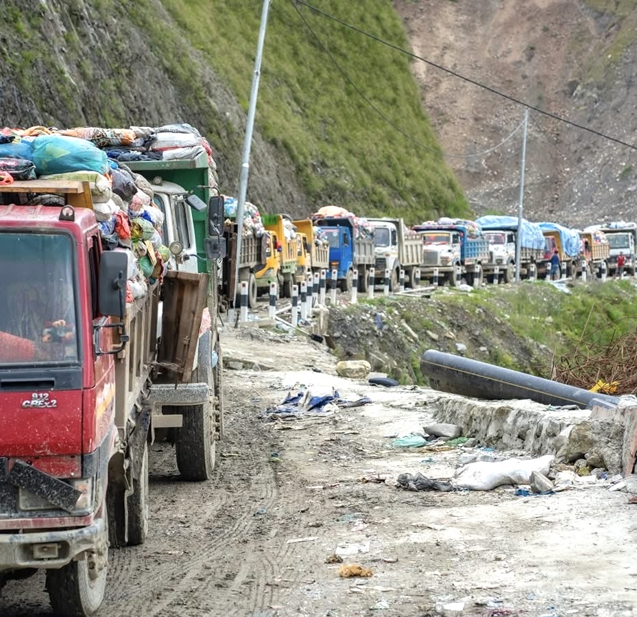 बन्चरेडाँडाको फोहोर अवरोध हट्यो, ११ बुँदे सहमतिपछि संकट समाधानतर्फ